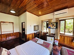 Kingkham Riverside Hotel