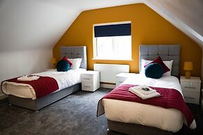 Remarkable 5-bed House in Horley