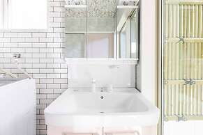 Nanki shirahama Venus