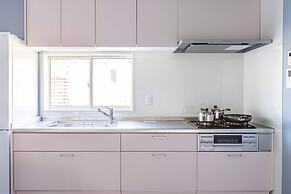 Nanki shirahama Venus