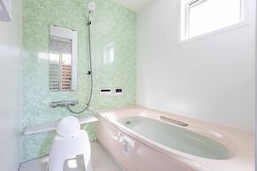 Nanki shirahama Venus