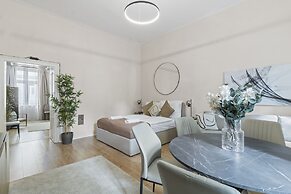 Stylish Apartments near AKH