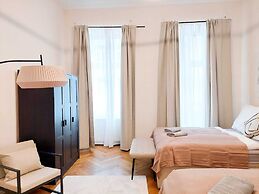 Stylish Apartments near AKH