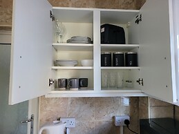 Bright & Homely Apartment