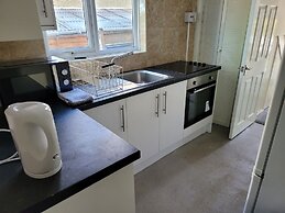 Bright & Homely Apartment