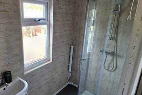 Bright & Homely Apartment