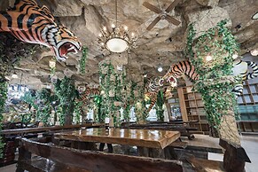 Tiger Complex Hotel
