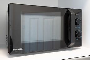 City Apartment - 5 min to Metro