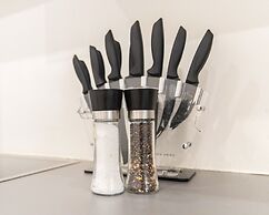 City Apartment - 5 min to Metro