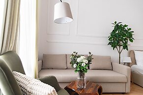 City Apartment - 5 min to Metro