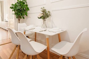 City Apartment - 5 min to Metro