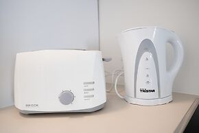 City Apartment - 5 min to Metro