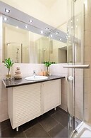 City Apartment - 5 min to Metro