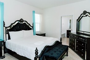 7600oml-solterra Resort 5 Bedroom Home by RedAwning