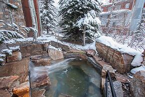 River Club 104 2 Bedroom Condo by Alpine Lodging Telluride