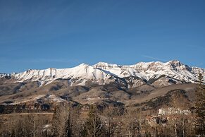 Bear Creek Lodge 412 4 Bedroom Condo by Alpine Lodging Telluride