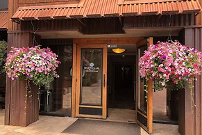 River Club 105 2 Bedroom Condo by Alpine Lodging Telluride