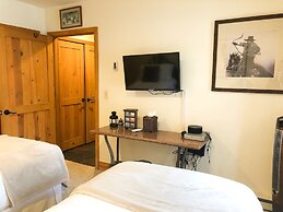 Bear Creek Lodge 209a 1 Bedroom Condo by Alpine Lodging Telluride