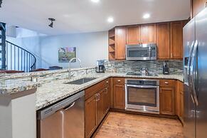 River Club 302 2 Bedroom Condo by Alpine Lodging Telluride