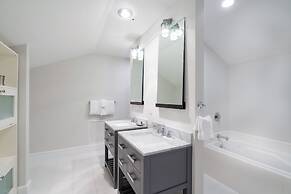 River Club 302 2 Bedroom Condo by Alpine Lodging Telluride