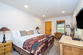 Bear Creek Lodge 107 2 Bedroom Condo by Alpine Lodging Telluride