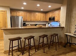 Bear Creek Lodge 107 2 Bedroom Condo by Alpine Lodging Telluride