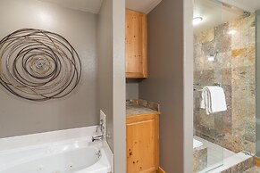Bear Creek Lodge 105 2 Bedroom Condo by Alpine Lodging Telluride