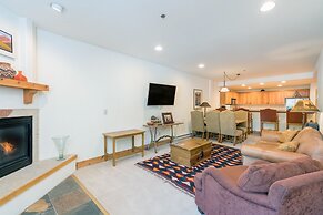 Bear Creek Lodge 110 2 Bedroom Condo by Alpine Lodging Telluride