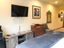 Bear Creek Lodge 209ab 2 Bedroom Condo by Alpine Lodging Telluride