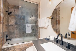 Bear Creek Lodge 406 4 Bedroom Condo by Alpine Lodging Telluride