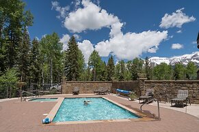 Bear Creek Lodge 406 4 Bedroom Condo by Alpine Lodging Telluride
