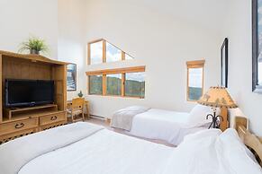 Bear Creek Lodge 409 4 Bedroom Condo by Alpine Lodging Telluride