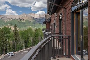 Bear Creek Lodge 409 4 Bedroom Condo by Alpine Lodging Telluride