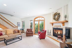 Bear Creek Lodge 409 4 Bedroom Condo by Alpine Lodging Telluride