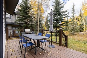 1952 Northstar 3 Bedroom Townhouse by RedAwning