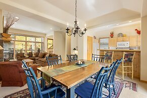 1952 Northstar 3 Bedroom Townhouse by RedAwning