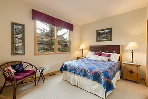 1952 Northstar 3 Bedroom Townhouse by RedAwning