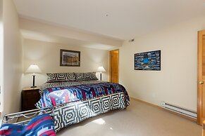 1952 Northstar 3 Bedroom Townhouse by RedAwning