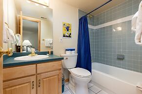 1952 Northstar 3 Bedroom Townhouse by RedAwning