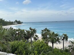 Pink Sands Point 10 Bedroom Estate