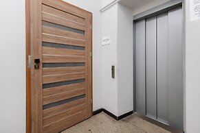 Świętojańska Studio Gdynia by Renters