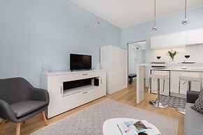 Świętojańska Studio Gdynia by Renters