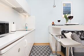 Świętojańska Studio Gdynia by Renters