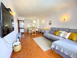 Vilamoura Charming With Pool by Homing