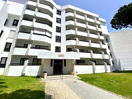 Vilamoura Charming With Pool by Homing
