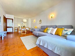 Vilamoura Charming With Pool by Homing