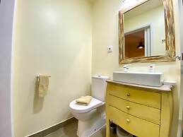 Faro Airport Flat 7 by Homing