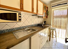 Faro Airport Flat 7 by Homing