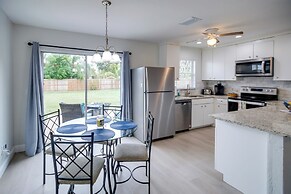 Fort Myers Vacation Home w/ Patio ~ 14 Mi to Beach