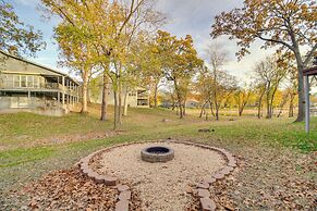 Pool Access, Deck & Boat Slip: Monkey Island Oasis